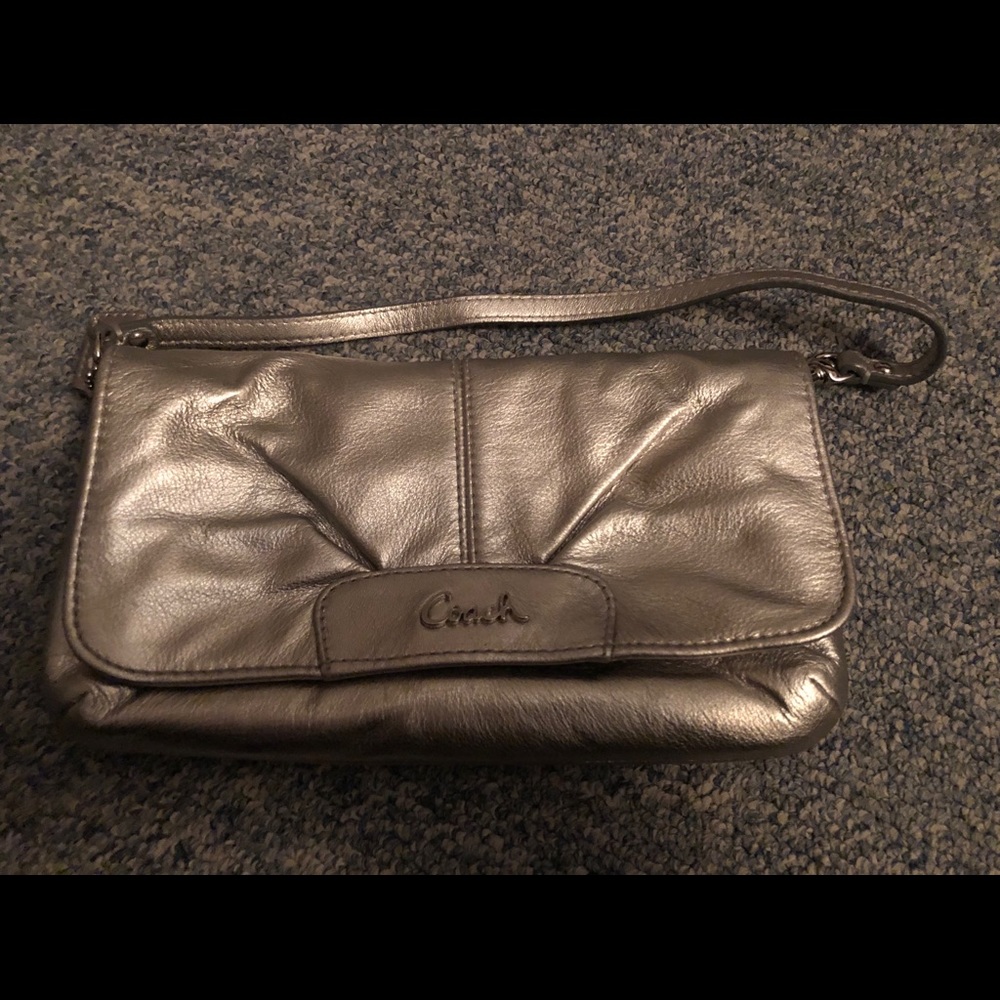 Silver coach clutch